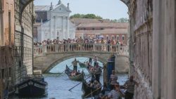 por-que-veneza-vai-proibir-grandes-grupos-de-turistas-e-caixas-de-som